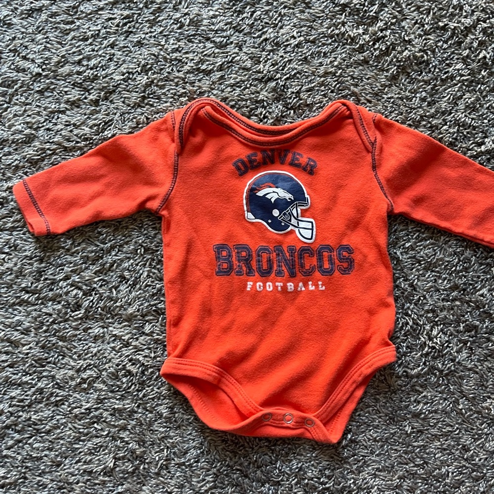 Denver Broncos 3/6 month outfit
